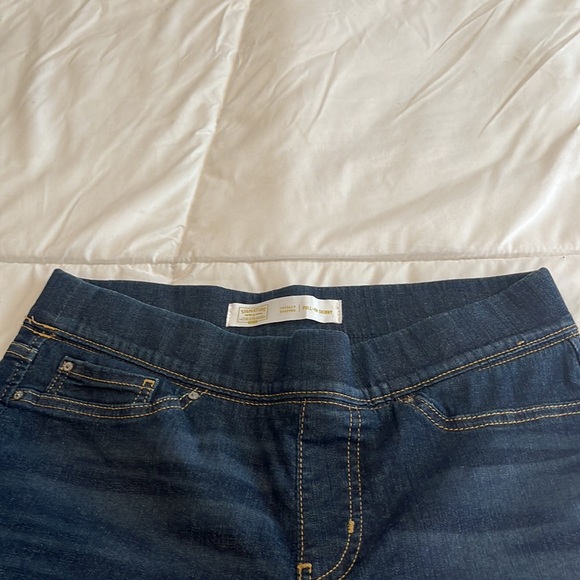 NWOT Levi pull on Jeans signature gold - Picture 4 of 6